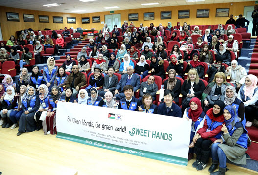 إطلاق فعاليات حملة ""Sweet Hands للتوعية بحماية البيئة في "الأردنية"