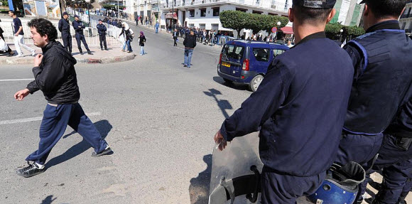 تاجر مخدرات يقتل 7 جزائريين بطريقة غريبة