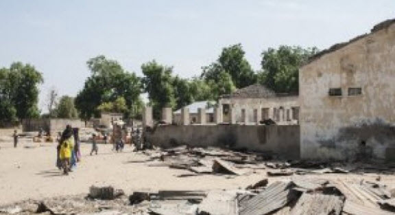 نيجيريا: مقتل العشرات بقصف بطريق الخطأ على مخيم للنازحين 
