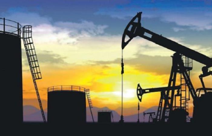 صادرات النفط السعودية لأمريكا ستهبط 300 ألف برميل يومياً هذا الشهر