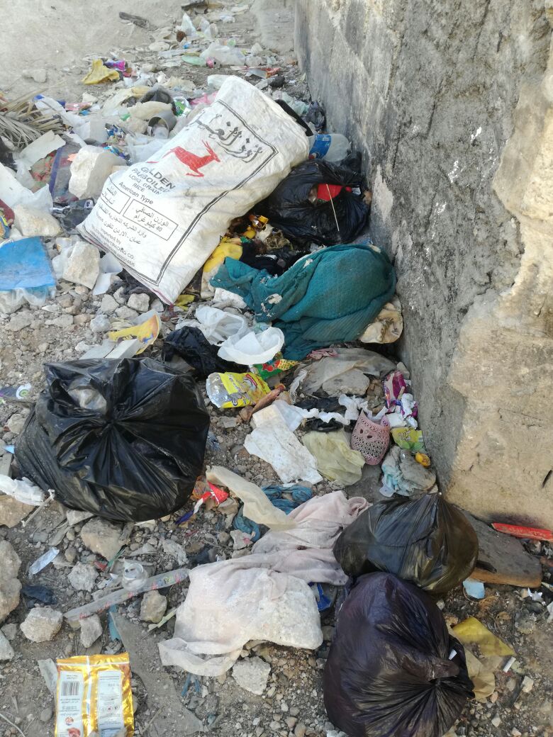 سكان منشية مخيم جرش يشتكون سوء النظافة 