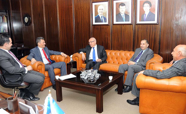 بحث التعاون بين جامعة "التكنولوجيا" والسفارة اليونانية في عمان