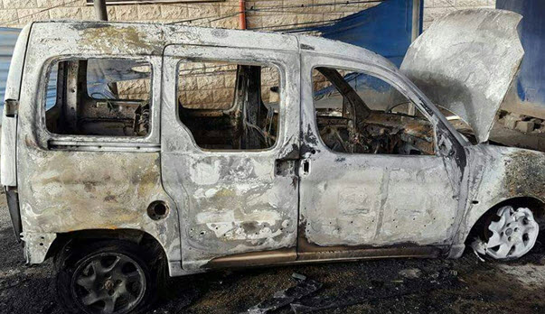 مستوطنون يهود يُحرقون مركبة فلسطينية جنوبي نابلس