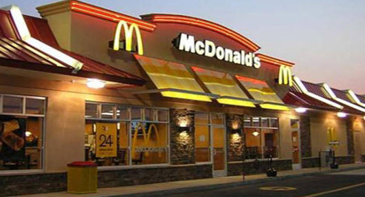 وجبة من ماكدونالدز في دبي يبلغ سعرها 650 دولار؟ والسبب .. مصور 