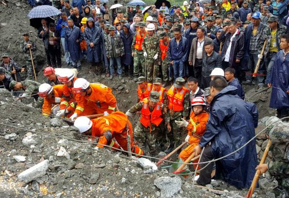 China landslide: 10 killed, at least 90 missing