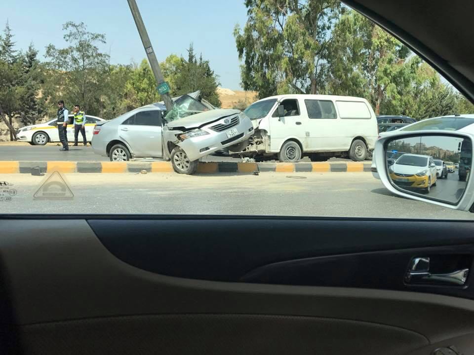  5  اصابات بحادث تصادم بالقرب من الدوار السابع.. مصور