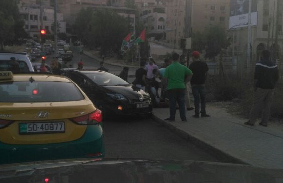 عمان : 5 اصابات اثر حادث سير على إشارات ضاحيه الرشيد  ... مصور