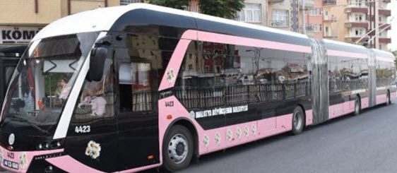 تركيا.. حافلات عامة وردية اللون للنساء فقط