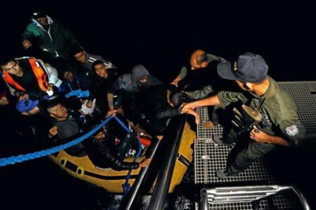 ارتفاع عدد قتلى تصادم قارب مهاجرين وسفينة للبحرية التونسية إلى 34