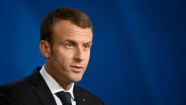 الرئيس الفرنسي يدعو إلى انتقال سياسي “متفاوض عليه” في سوريا