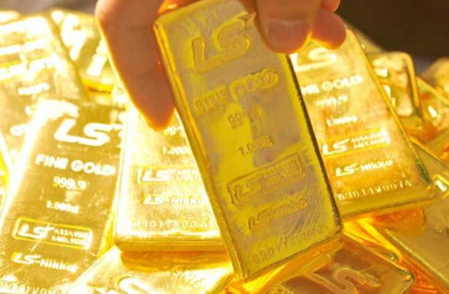 الذهب يرتفع متأثرا بالتحقيق مع حملة ترامب
