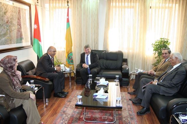 السفير التركي في عمان يعرض للعلاقات الثنائية بين الأردن وتركيا