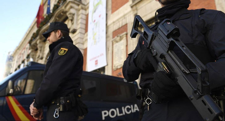 لمجرد أنه هتف قائلاً "الله أكبر".. الشرطة الإسبانية تطلق الرصاص على عربي