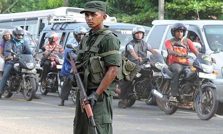سريلانكا تعتقل 19 شخصا بعد إصابة أربعة في اشتباك بين بوذيين ومسلمين