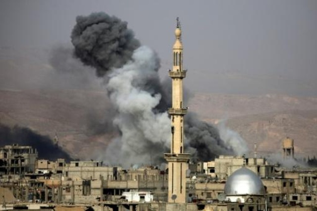 مقتل 14 مدنياً في قصف لقوات النظام السوري على مناطق في الغوطة الشرقية