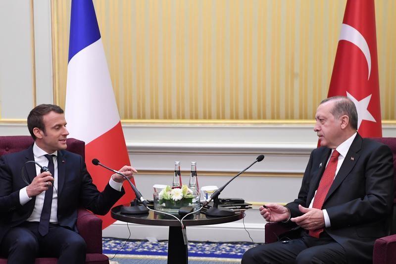 مصدر: إردوغان يناقش الصراع في سوريا مع ماكرون في باريس