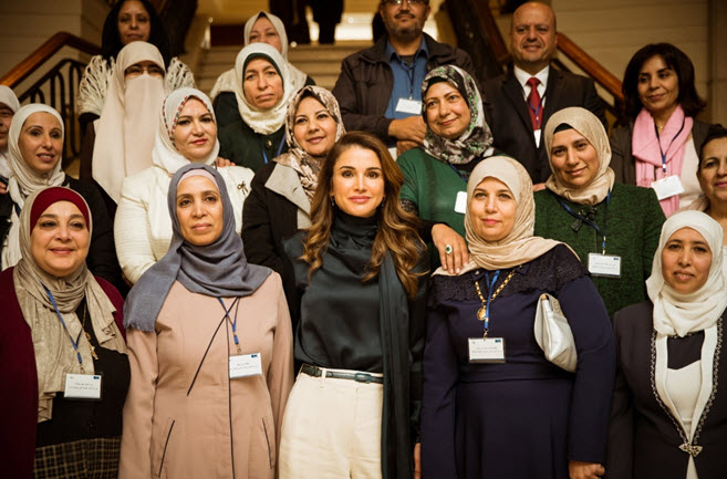 الملكة رانيا العبدالله تشارك في اليوم المفتوح لتكريم وبناء قدرات العاملين بالمدارس المعتمدة صحيا