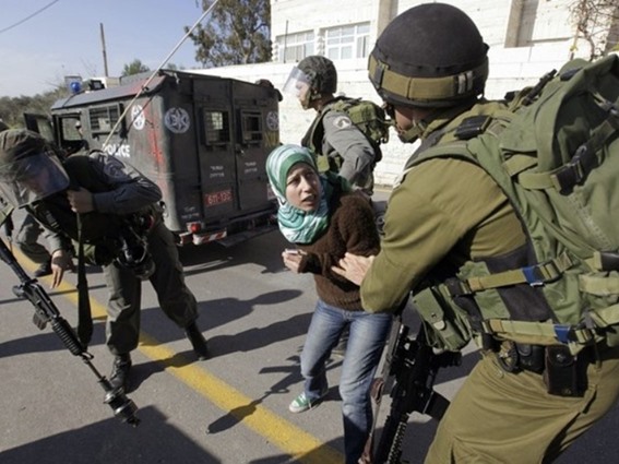 قوات الاحتلال تعتقل فتاة فلسطينية 