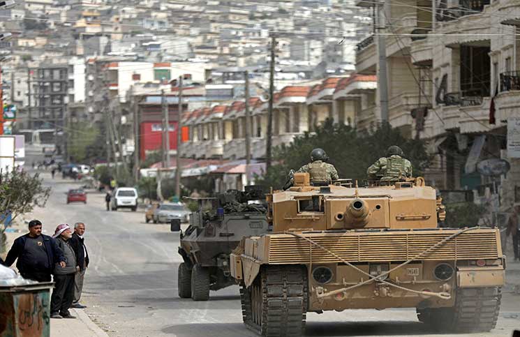 مقتل ثلاثة جنود أتراك خلال إزالة متفجرات في عفرين