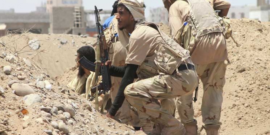 مقتل جنديين من الجيش اليمني و12 حوثياً في معارك بالضالع