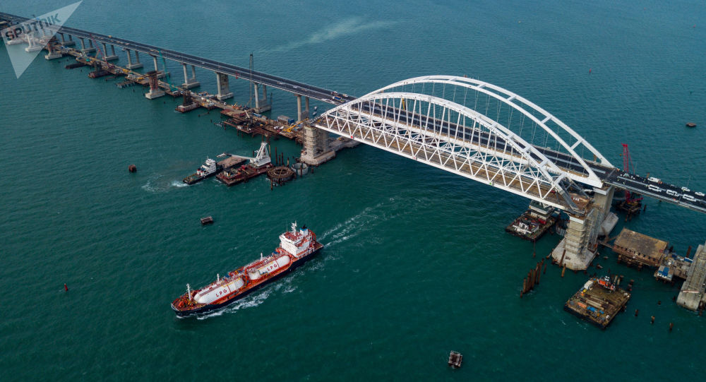 تهديد أوكراني بتدمير جسر القرم الجديد