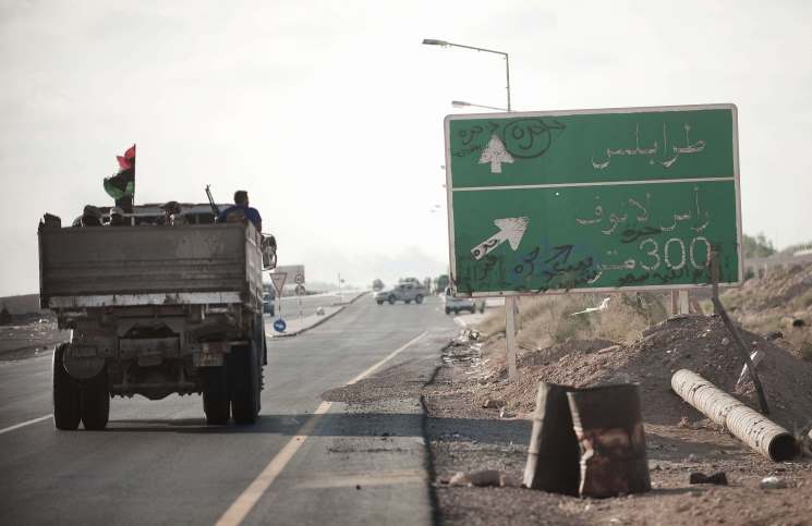 قوات حفتر تحاول استعادة السيطرة على الهلال النفطي في ليبيا
