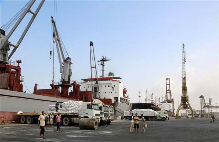 مصادر: الحوثيون يلمحون للاستعداد لتسليم ميناء الحديدة للأمم المتحدة