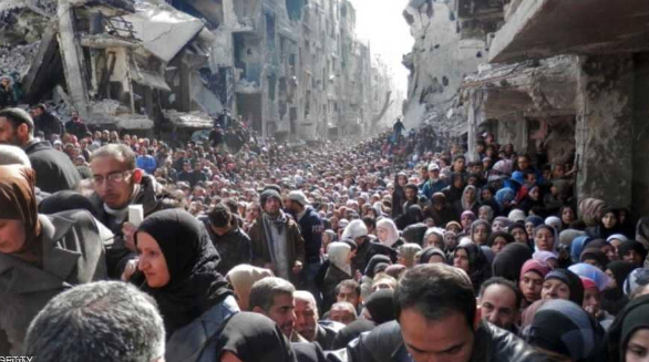 " الأورومتوسطي" يرصد الانتهاكات في مخيم اليرموك: 200 فلسطيني قضوا جوعا في المخيم.. تقرير تلفزيوني