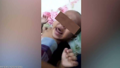 فيديو يثير ضجة.. سعودية تعذب ابنتها