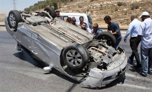 إصابة 3 أشخاص اثر حادث تدهور في عمان