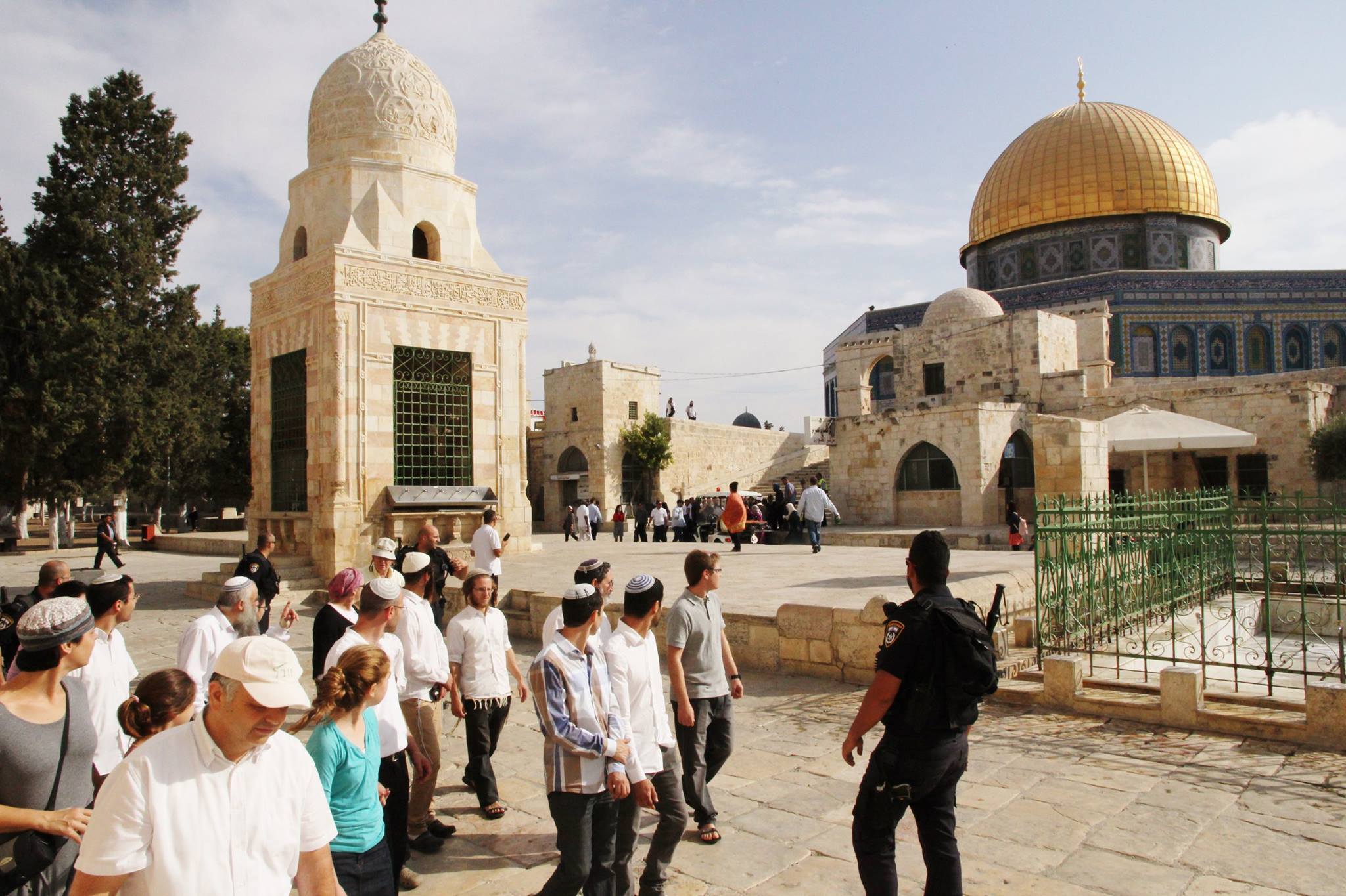 الأردن يدين اقتحامات المتطرفين والمستوطنين للمسجد الأقصى