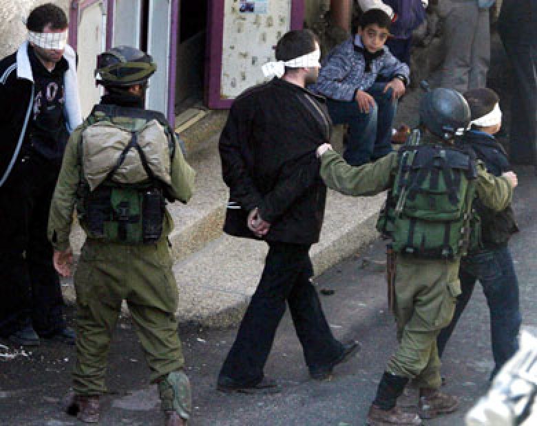 الاحتلال الصهيوني يعتقل 7 فلسطينيين بالقدس بينهم ناشطة مقدسية