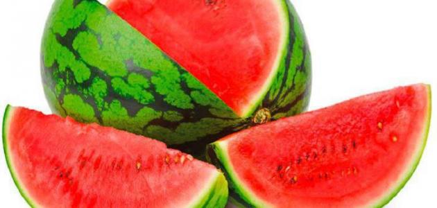 5 علامات لاختيار البطيخ الأحمر حلو المذاق