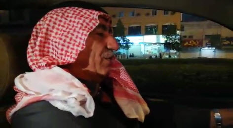 مواطن أردني مقيم في السعودية يؤدي فريضة الحج عن الشهيد معاذ الحويطات.. فيديو