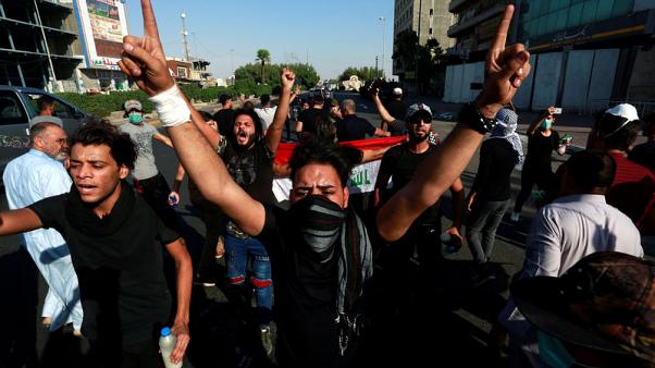 السيستاني يدعو لإنهاء العنف مع احتدام احتجاجات العراق