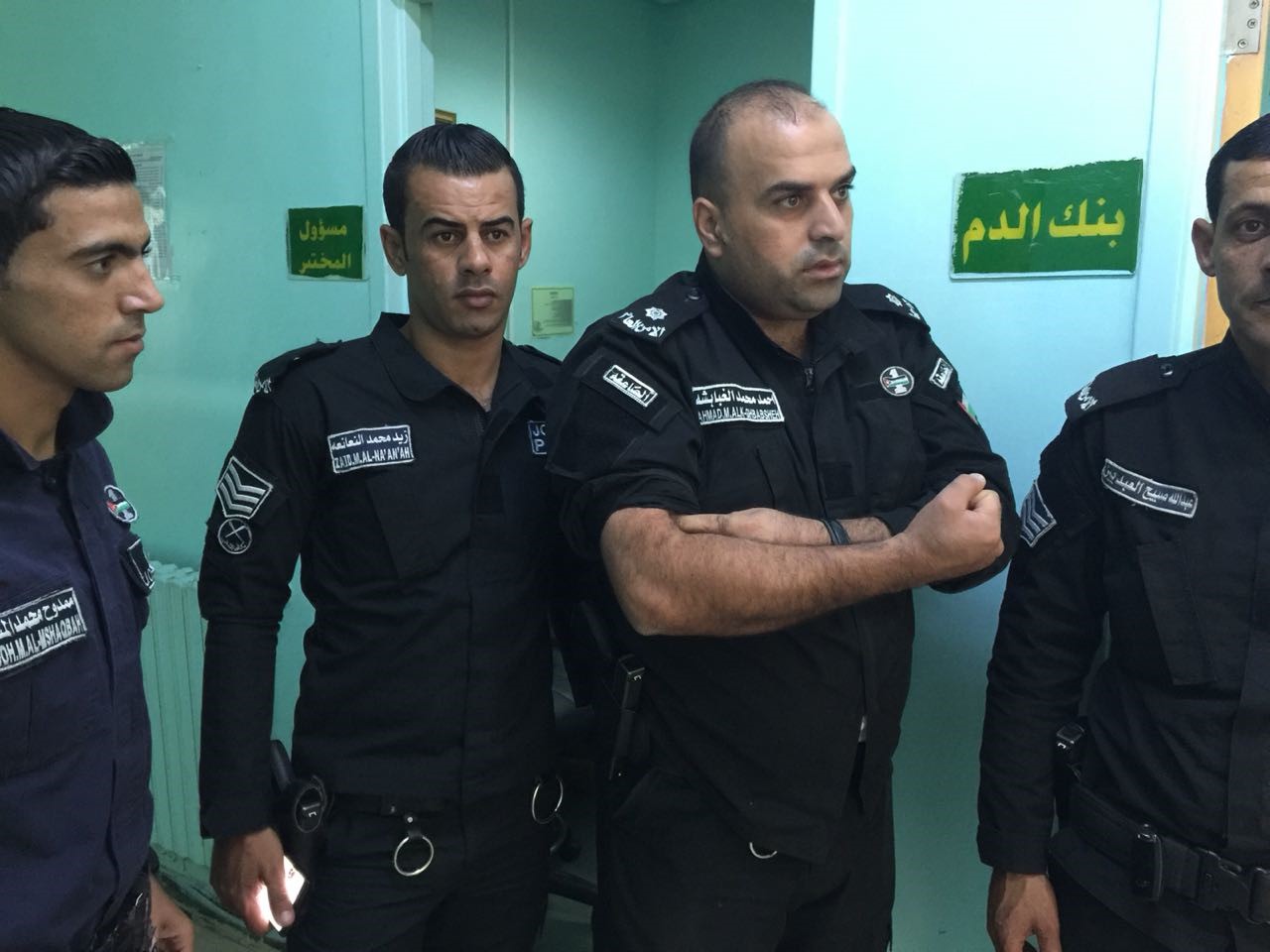  نشامى شرطة الكرك يشمرون عن ساعدهم للتبرع بالدم 