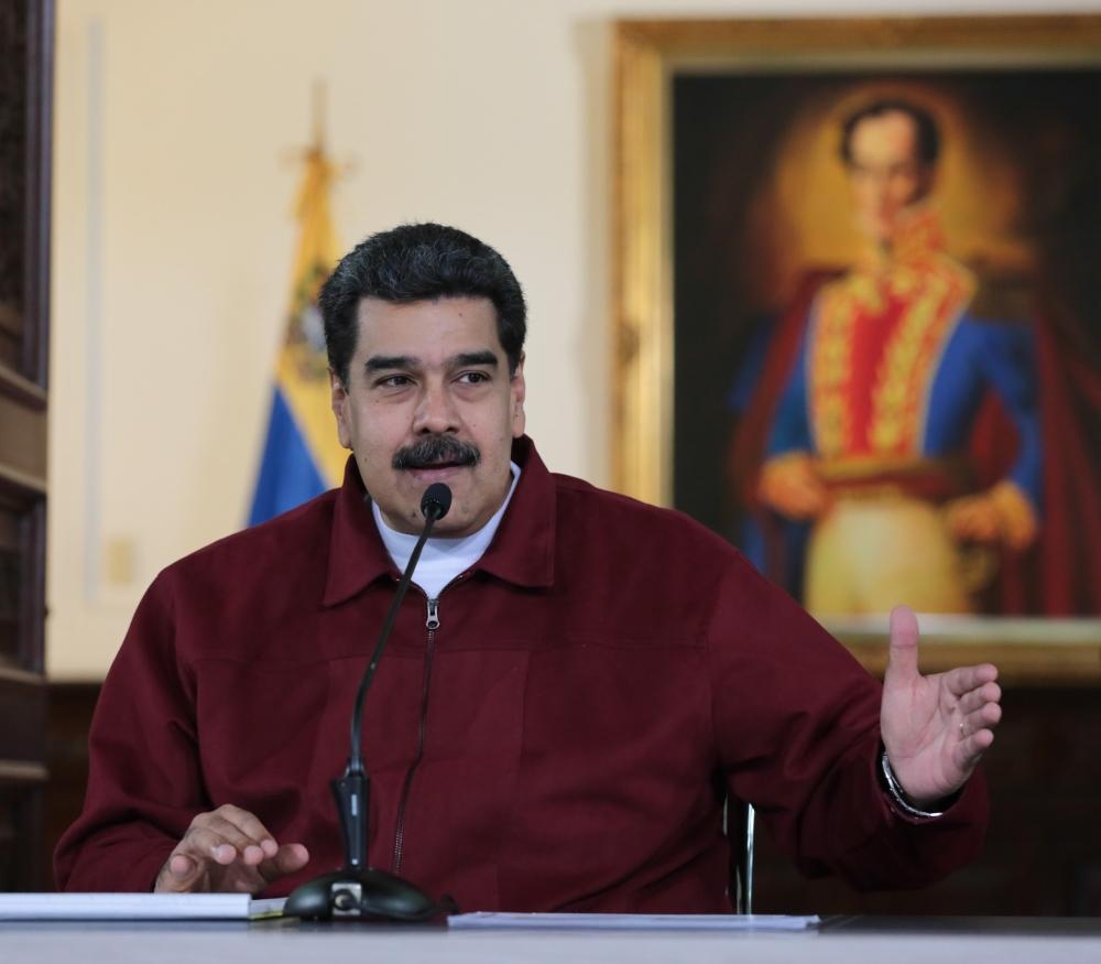 واشنطن تفرض عقوبات على مقربين من الرئيس الفنزويلي بينهم زوجته