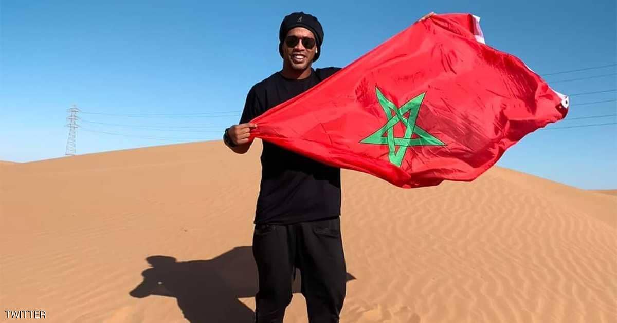 ماذا يفعل رونالدينو في صحراء المغرب؟
