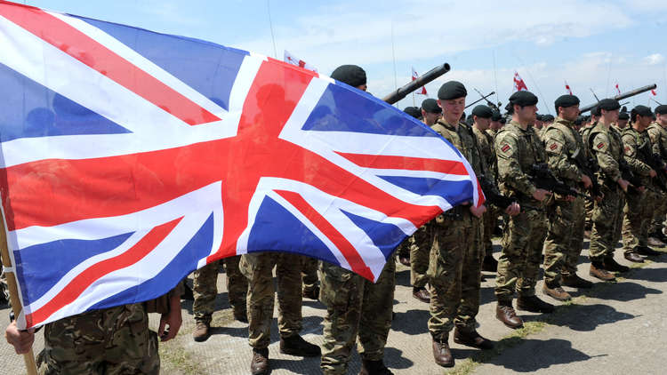 أنباء عن اتفاق على إنشاء قاعدة بحرية بريطانية في الخليج