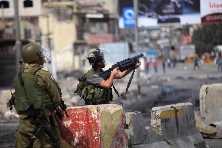 شهيد وأكثر من 20 إصابة بمواجهات مع الاحتلال في الضفة الغربية 