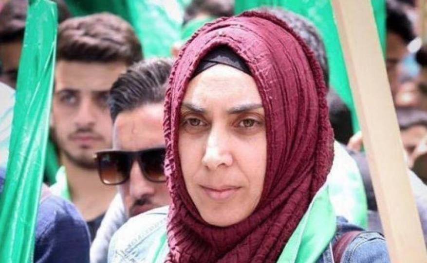 الحكم على والدة الشهيد محمد أبو غنام بالسجن مدة (11) شهراً