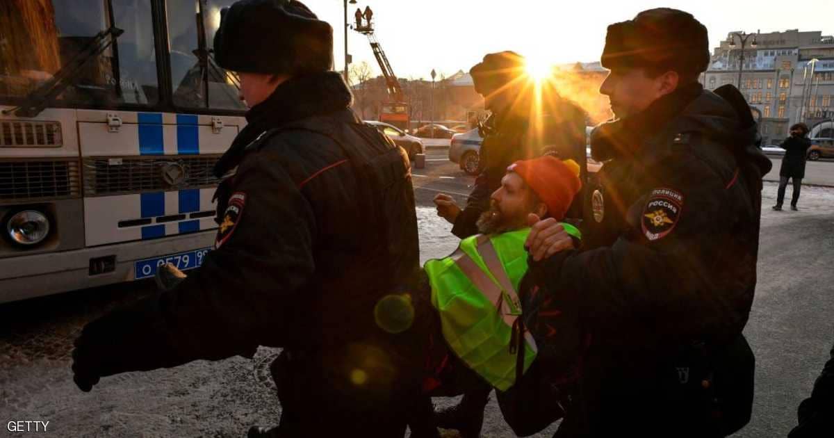 السلطات الروسية تستبق ستراتها الصفراء باعتقالات