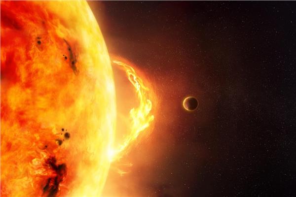 اكتشاف جسم وردي غامض يدور حول الشمس