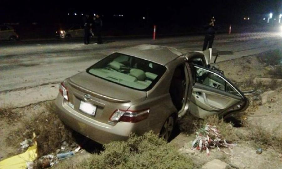 وفاة شخص وزوجته اثر حادث تصادم على الطريق الصحراوي - صور