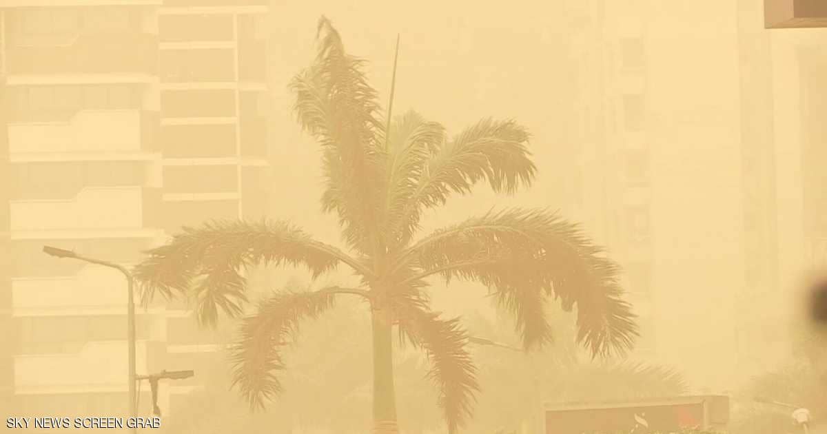 عاصفة رملية تضرب القاهرة وتؤثر على الملاحة البحرية والجوية