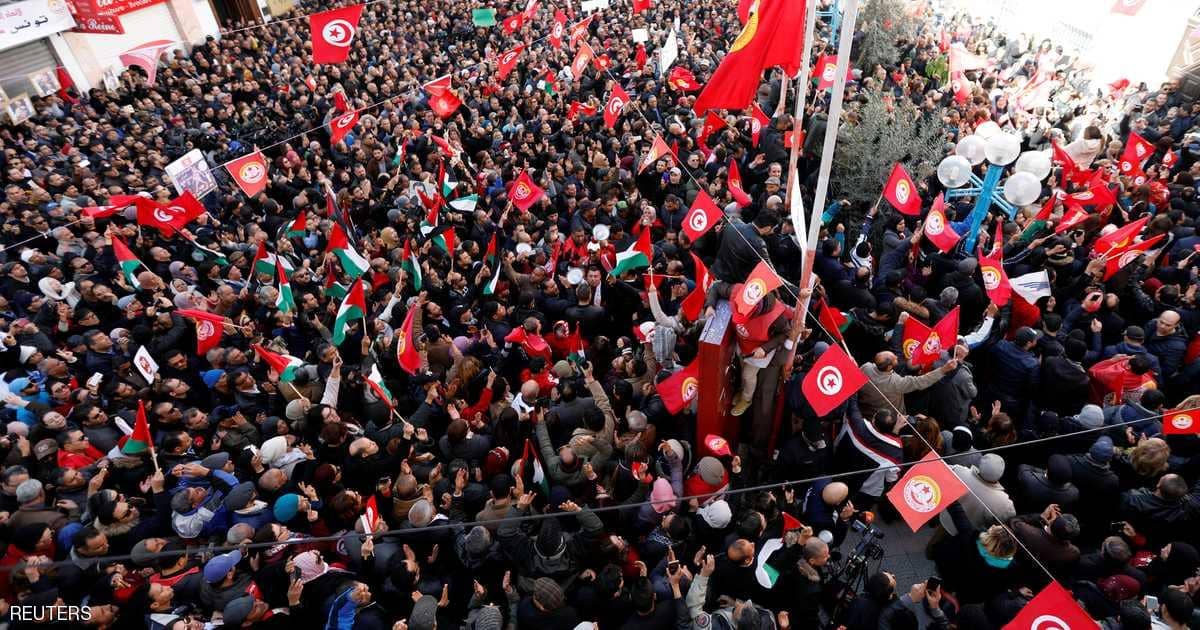 دعوة إلى إضراب وطني "عارم" في تونس
