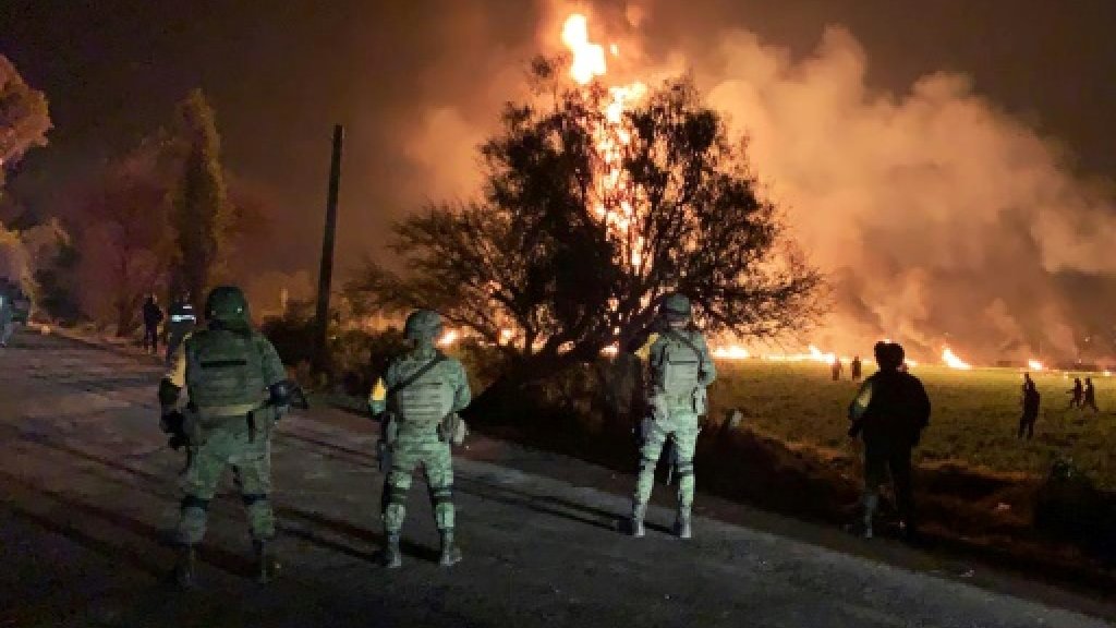 المكسيك: ارتفاع حصيلة حريق أنبوب النفط الى 66 قتيلا