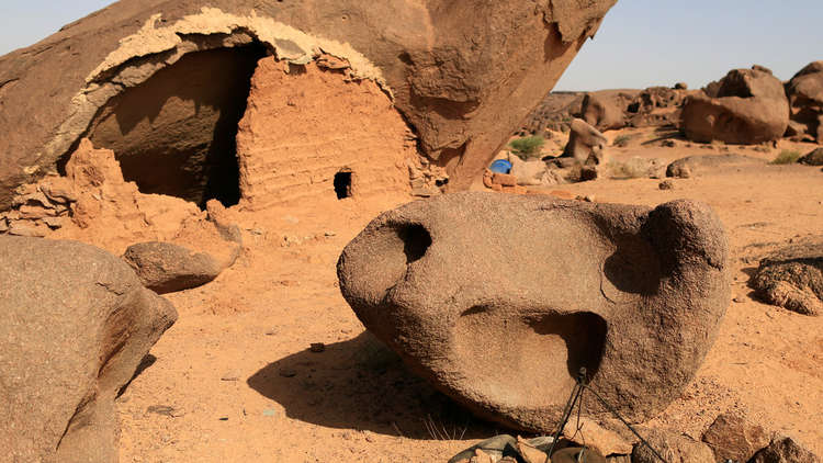 علماء الآثار يكتشفون حضارة مجهولة في الصحراء الغربية
