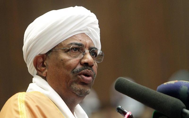 الرئيس السوداني يعين نائبا له ورئيسا للوزراء