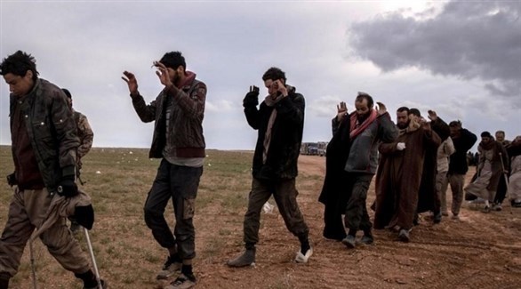 مقاتلون من داعش ما زالوا بالباغوز في سوريا رغم القصف